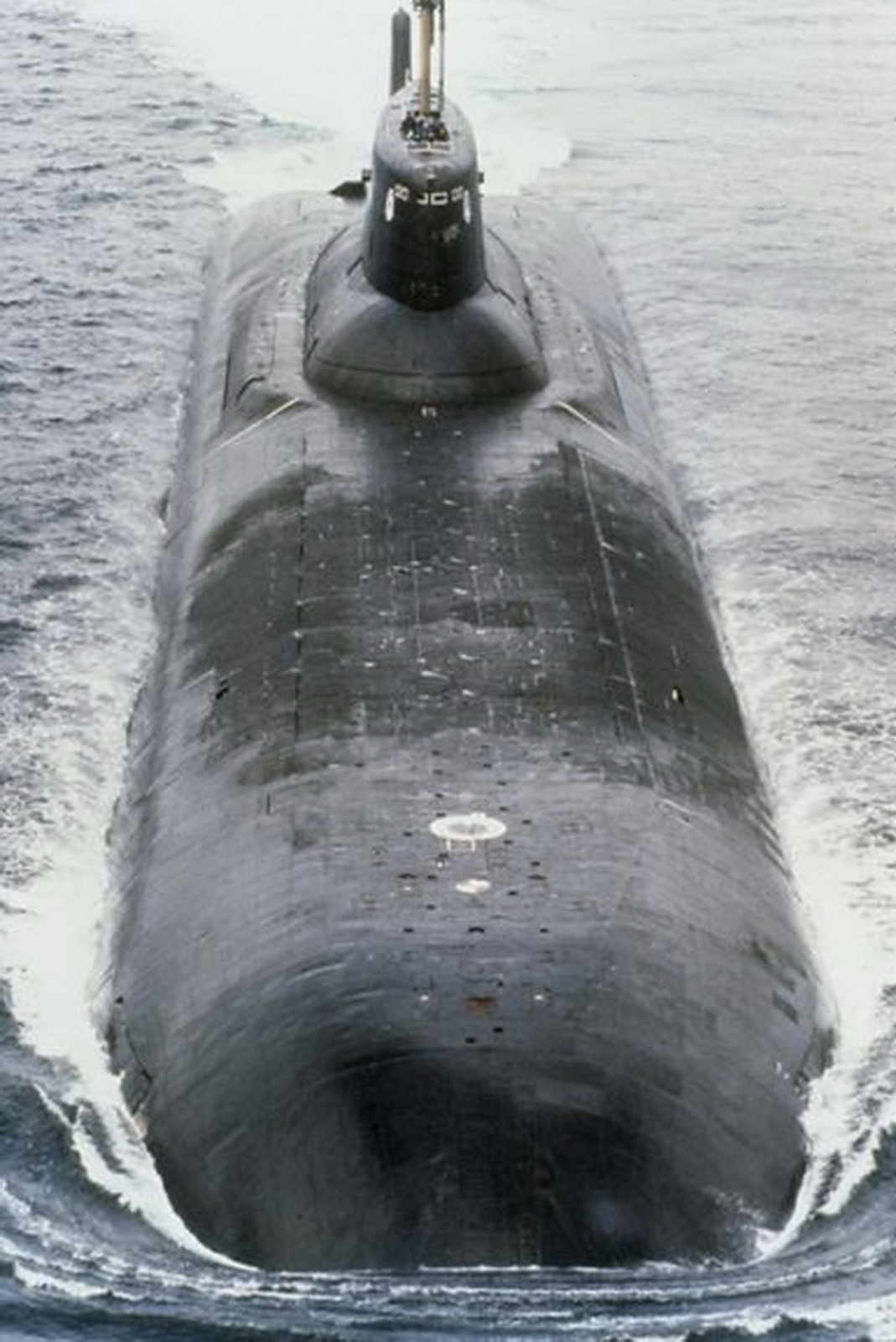 Класса тайфун. Подводная лодка 941 акула. Атомная подводная лодка проекта 941 акула. Подводная лодка акула Тайфун. Лодка 941 проекта акула.