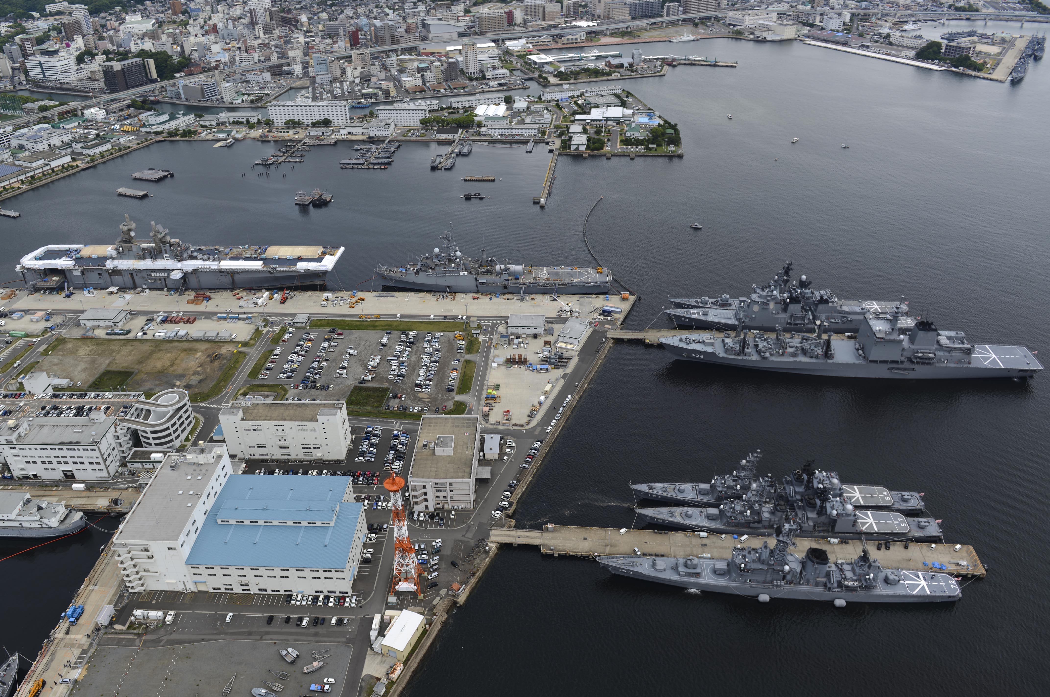 Naval base. Норфолк база ВМФ США. Военно морская база США Норфолк. База ВМС США Норфолк.