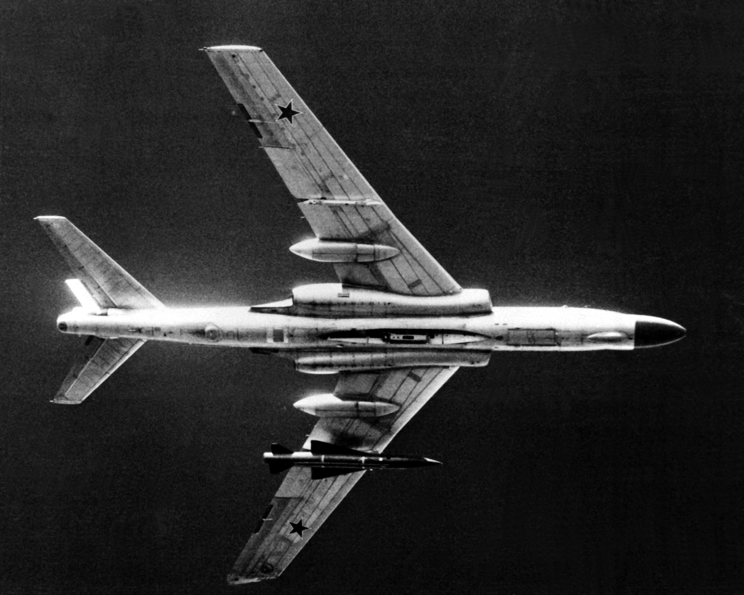 Кср. Ту 16 и ракеты КСР 10,КСР 5. Ту-16к-10-26. Самолет ту-16к-10 (Badger-c). Ту-16к-26.